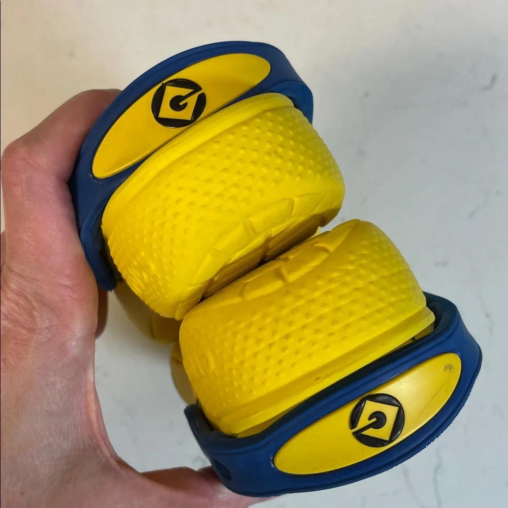 Crocs Fun Lab Minions Yellow Kids Clog Sandals with Blue Strap Size 11 - Picture 6 of 17